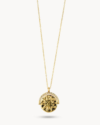Collar dorado con medallón reversible sol y luna con circones, waterproof de Pialü