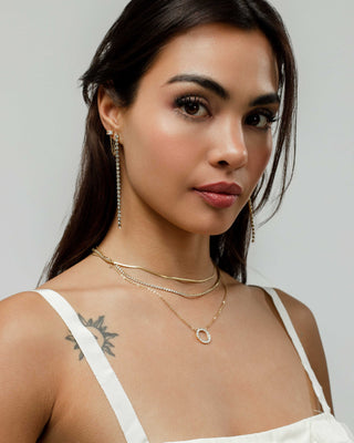 Collares Old Money superpuestos en dorado: cadena plana y rivière de zircones, waterproof de Pialü