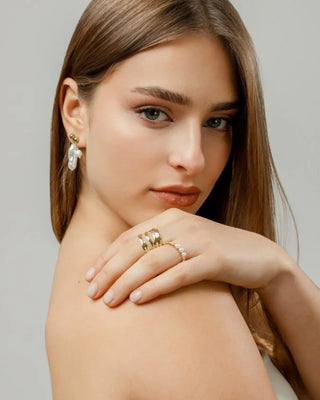 Anillo dorado abierto de triple aro ondulado, waterproof de Pialü