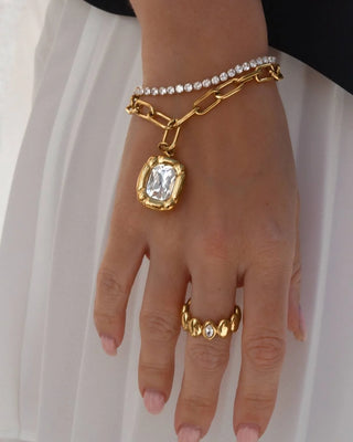 Anillo Crown dorado banda de óvalos y piedra marquesa vista lateral waterproof de Pialü
