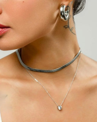 Collar delicado color plata con colgante zircón en acero, waterproof de Pialü