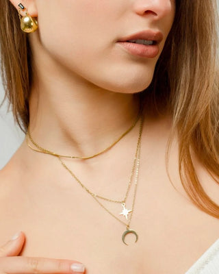 Collar dorado de dos cadenas con estrella y luna, resistente al agua de Pialü