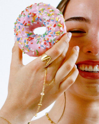 Anillo Worthy Ajustable con tu inicial