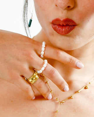 Anillo La mer de perlas naturales ajustable