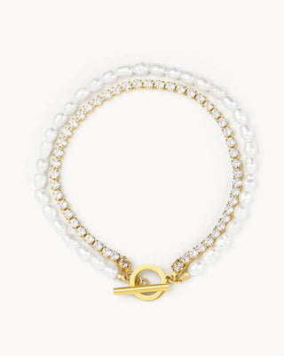 Pulsera dorada doble fila perlas naturales blancas y zircones con cierre toggle, joya waterproof de Pialü