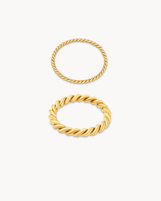 Set de dos anillos dorados trenzados, uno fino y uno grueso, joyas waterproof de Pialü