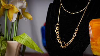 Collar layering guía completa: reglas técnicas y 5 errores que debes evitar