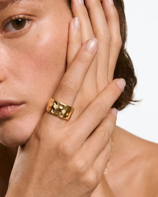 Anillo Martillado Ancho