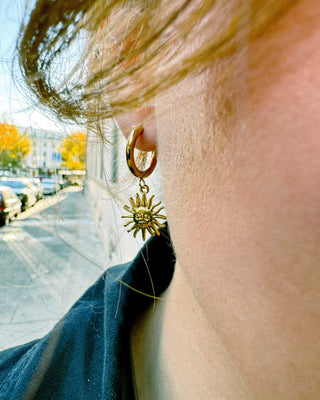 Aretes de sol en la playa