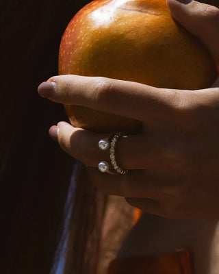 Anillo tennis dorado zircones blancos vista superior, joya waterproof de Pialü