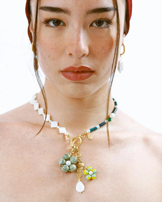 Charm flower green vista frontal, acero inoxidable plateado brillante, waterproof Pialü
