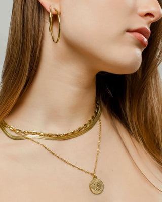 Collar Coin en dorado con dije moneda antigua waterproof de Pialü