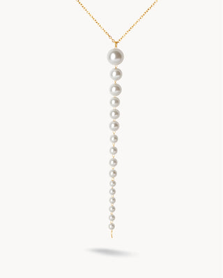 Collar dorado fino con hilera de perlas blancas en degradé colgante, waterproof de Pialü