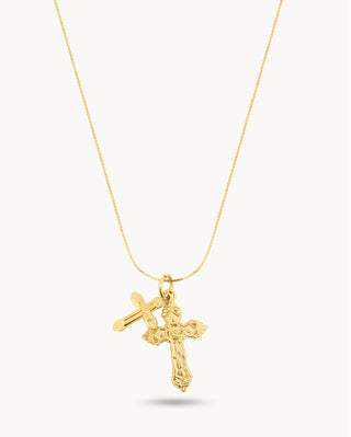 Collar dorado cadena fina con dos dijes cruces una lisa y una barroca tallada, waterproof Pialü