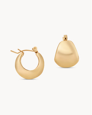 Argollas baby doradas con forma redondeada abultada waterproof de Pialü