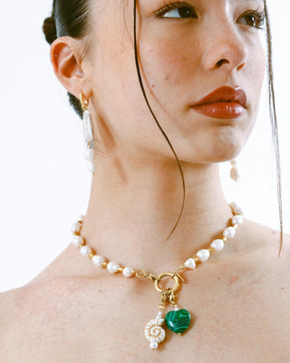Medio collar y pulsera adaptable en perlas gigantes Versailles