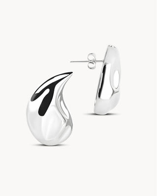 Pendientes Lirio de Mar plateados en forma de gota voluminosa, stud waterproof de Pialü